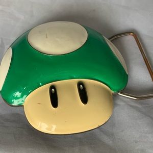 2009 SUPER MARIO BROTHERS GREEN MUSHROOM BELT BUCKLE NINTENDO